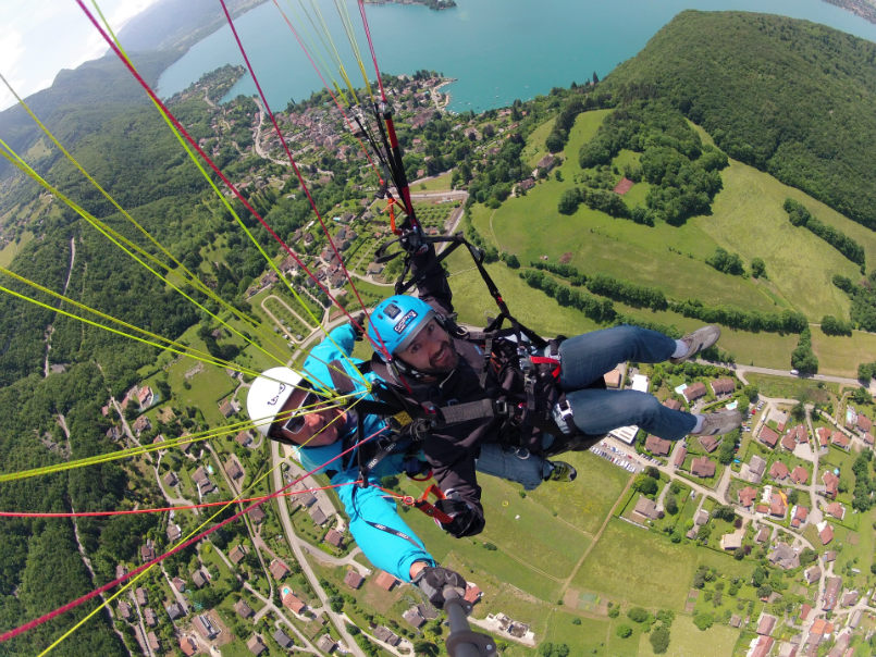 lac ANNECY Quelle bonne idée cadeau ! Un vol en parapente... 3